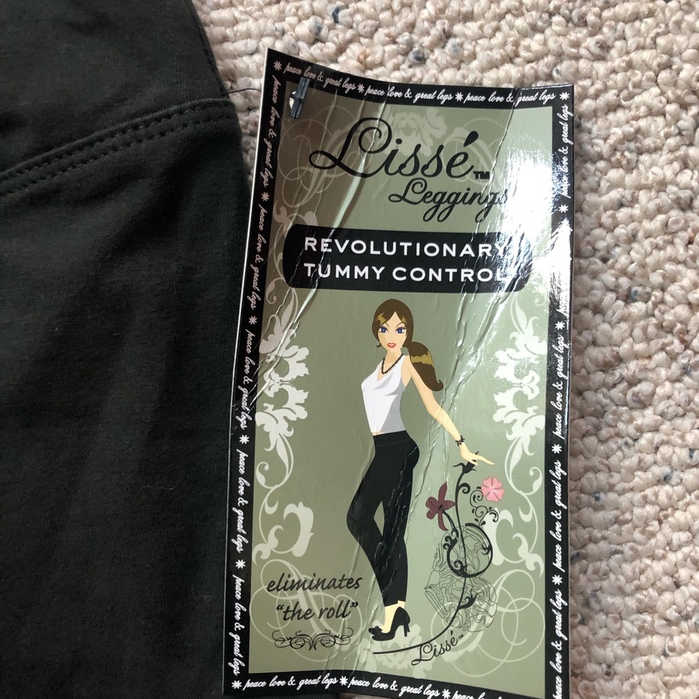 NWT!  Leggings with Cargo Pocket Sz Medium - Picture 3 of 6